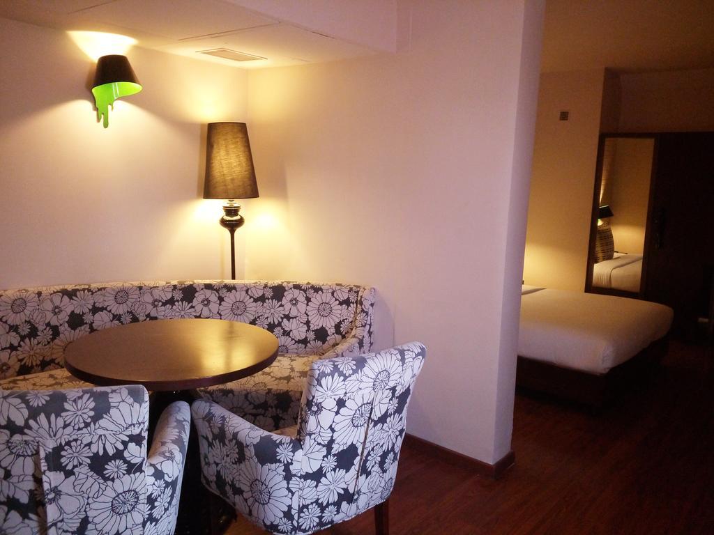 Best Western Plus O2 Indore Exteriör bild