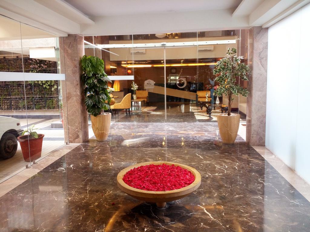 Best Western Plus O2 Indore Exteriör bild