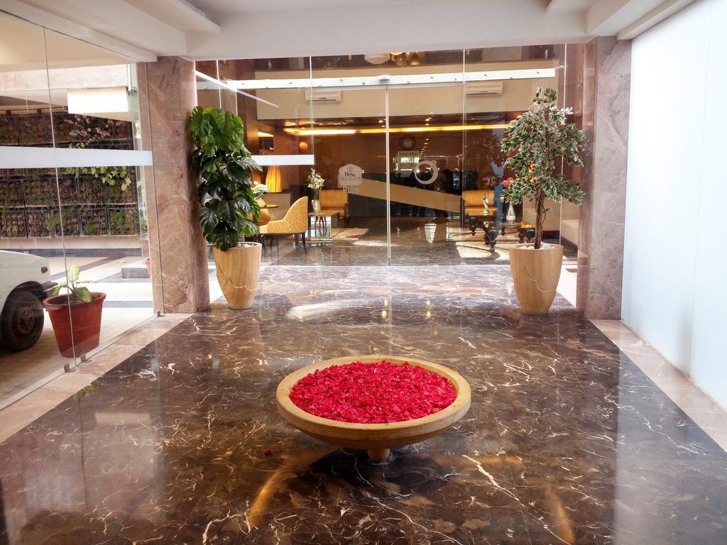 Best Western Plus O2 Indore Exteriör bild