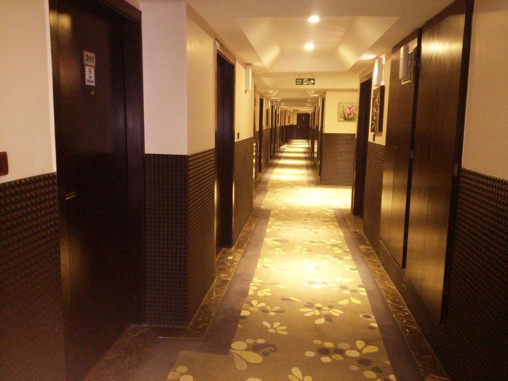 Best Western Plus O2 Indore Exteriör bild