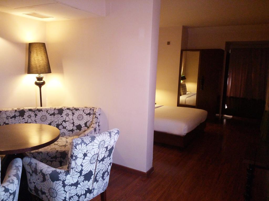 Best Western Plus O2 Indore Exteriör bild