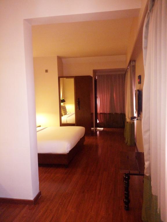 Best Western Plus O2 Indore Exteriör bild