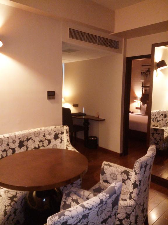 Best Western Plus O2 Indore Exteriör bild