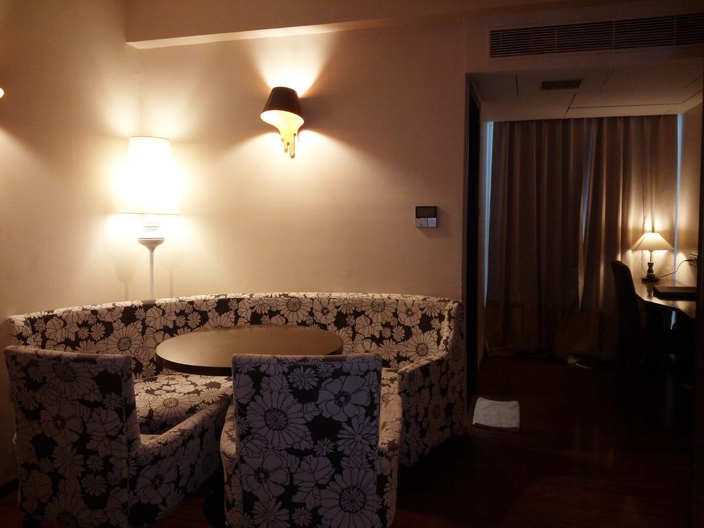 Best Western Plus O2 Indore Exteriör bild