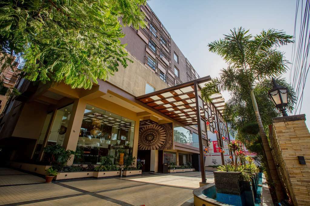 Best Western Plus O2 Indore Exteriör bild